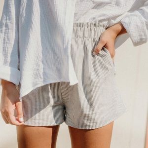 NWT Carly Jean Los Angeles Haddon Shorts in size L